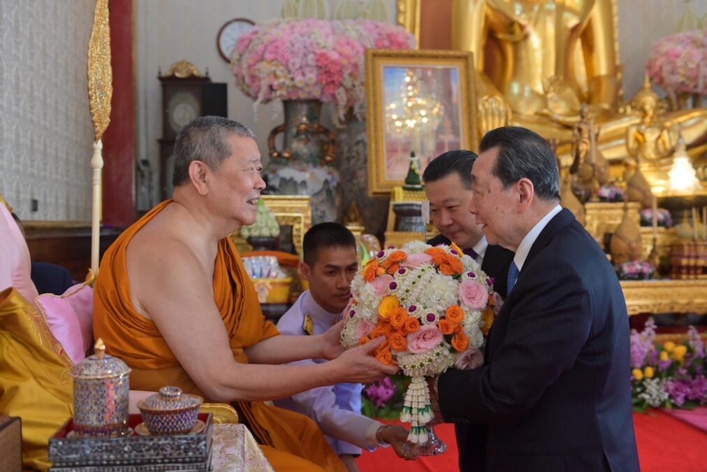 นายธนินท์ เจียรวนนท์ 