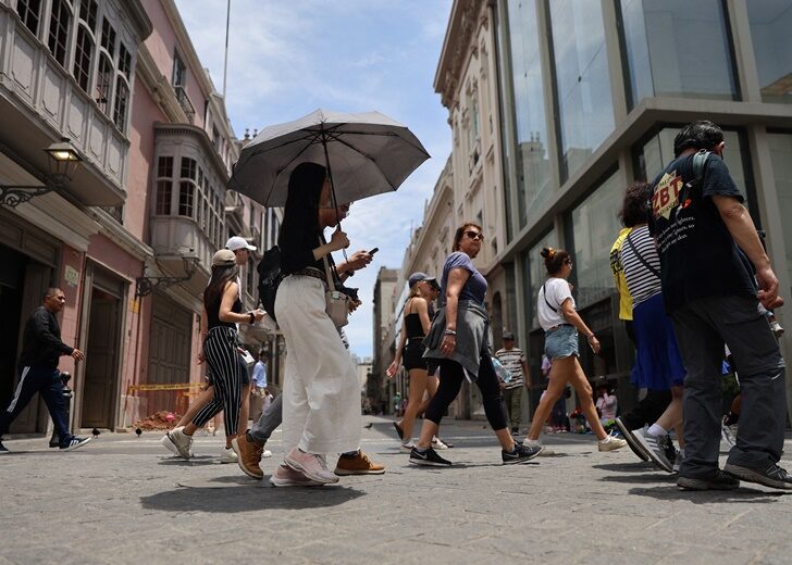 Heat wave in Lima due to El Nino weather phenomena