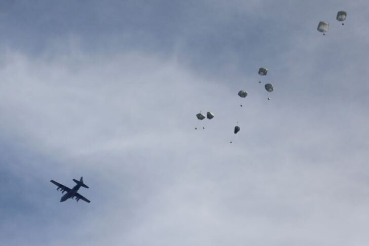 2024-03-01T182526Z_1175222777_RC2YC6AQW2LN_RTRMADP_3_ISRAEL-PALESTINIANS-GAZA-AIRDROP