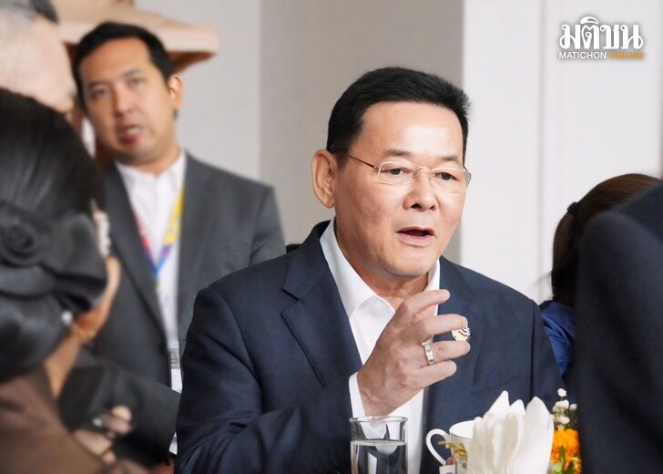 นายนภินทร ศรีสรรพางค์