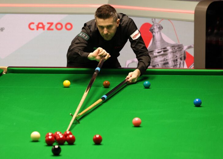 2024-04-22T143245Z_1594150924_UP1EK4M14EJ04_RTRMADP_3_SNOOKER-WORLDCHAMPS