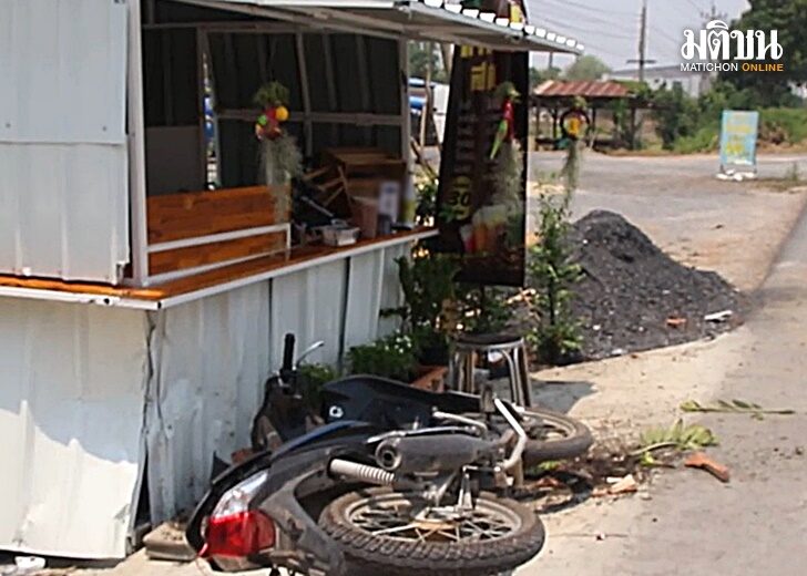 ขี่จยยชนร้านกาแฟ