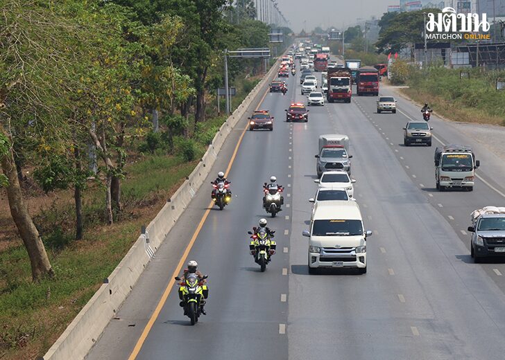 .ร่วมใจเปิดทางขบวนรถฉุกเฉิน ย้าย ‘ด.ต.ปิยนันท์’ ถึง รพ.ตำรวจ แล้ว.