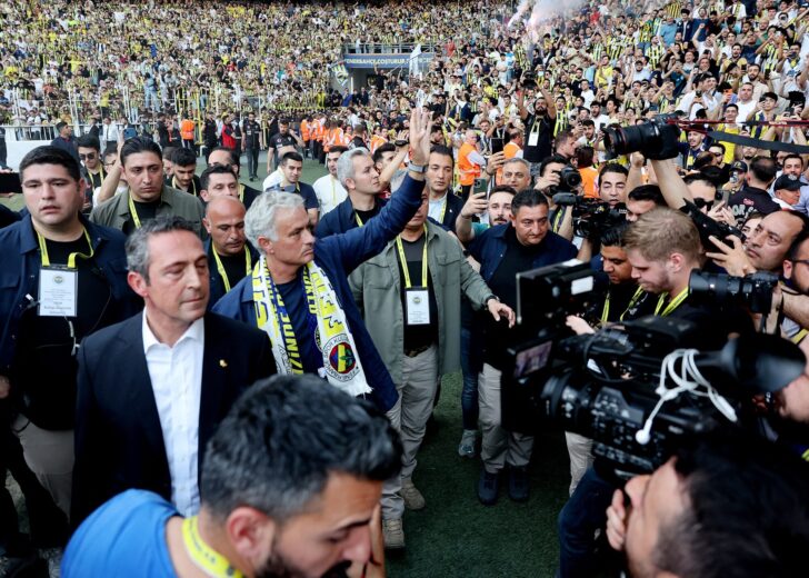 2024-06-02T164916Z_177370976_UP1EK621AQ1C2_RTRMADP_3_SOCCER-TURKEY-FEN-MOURINHO