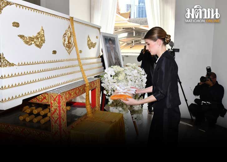 113 คนบันเทิง ร่วมพิธีฌาปนกิจ อ๋อม อรรคพันธ์ ดาเรีย กล่าวอำลา จะรักคุณตลอดไป