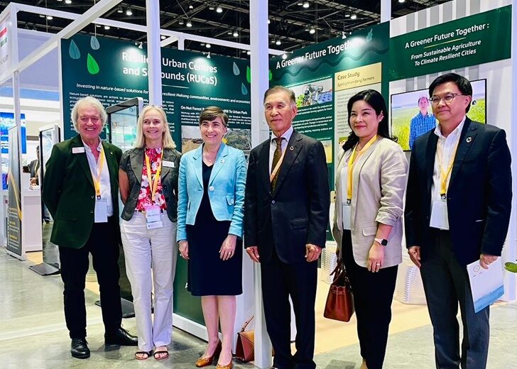 Australian Ambassador at the Australia Pavilion 728