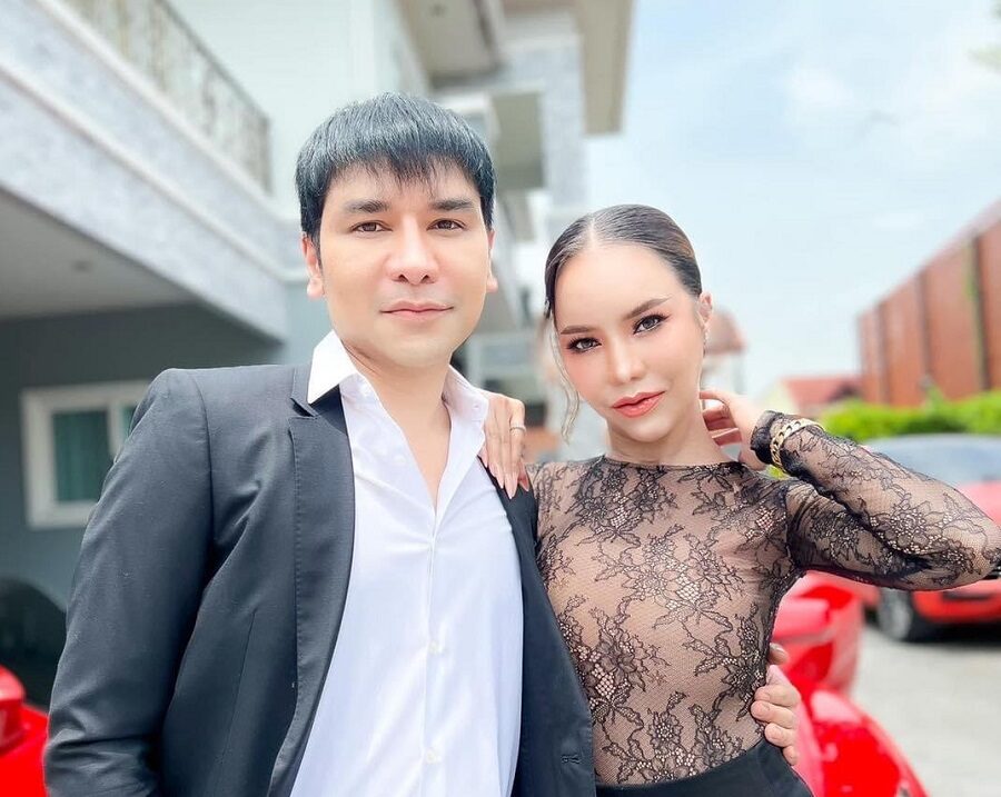 แม่ตั๊ก หรือ นางสาวกรกนก และ ป๋าเบียร์ นายกานต์พล