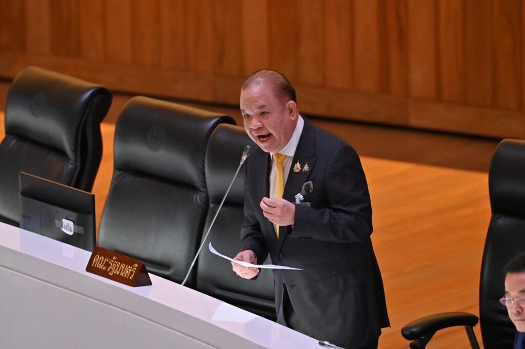 นายพิชัย นริพทะพันธุ์ รัฐมนตรีว่าการกระทรวงพาณิชย์