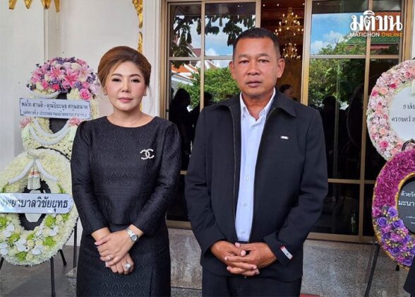 ฉลอง ภักดีวิจิตร