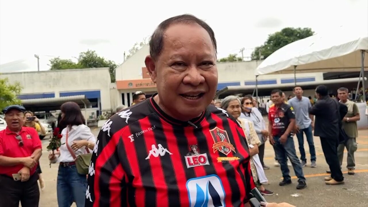 เอกราช ช่างเหลา