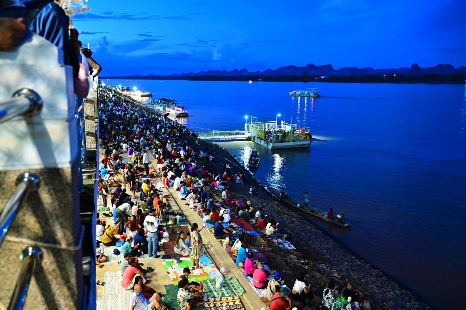 ไหลเรือไฟ