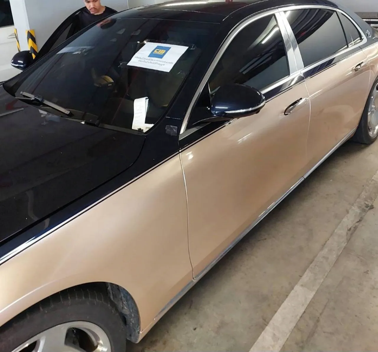 อายัดอีกรถหรู Mercedes-Maybach