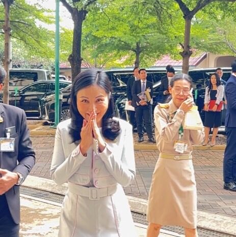 นฤมล