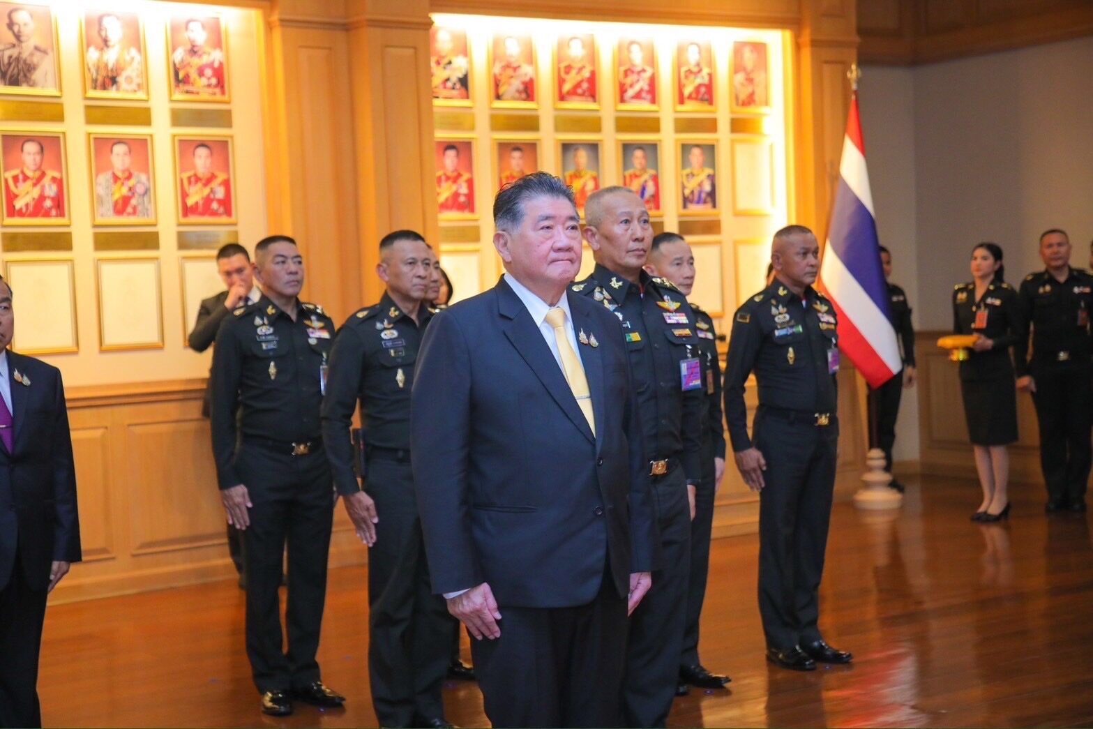 ปรับโครงสร้างกองทัพ