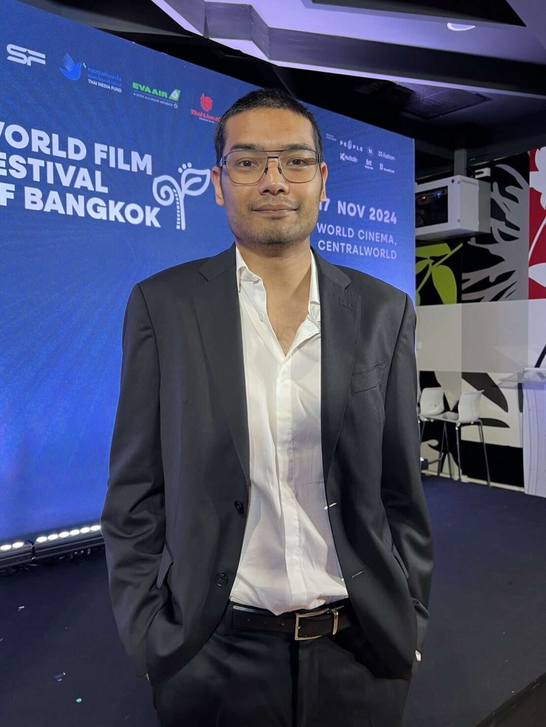 คุณชายอดัม