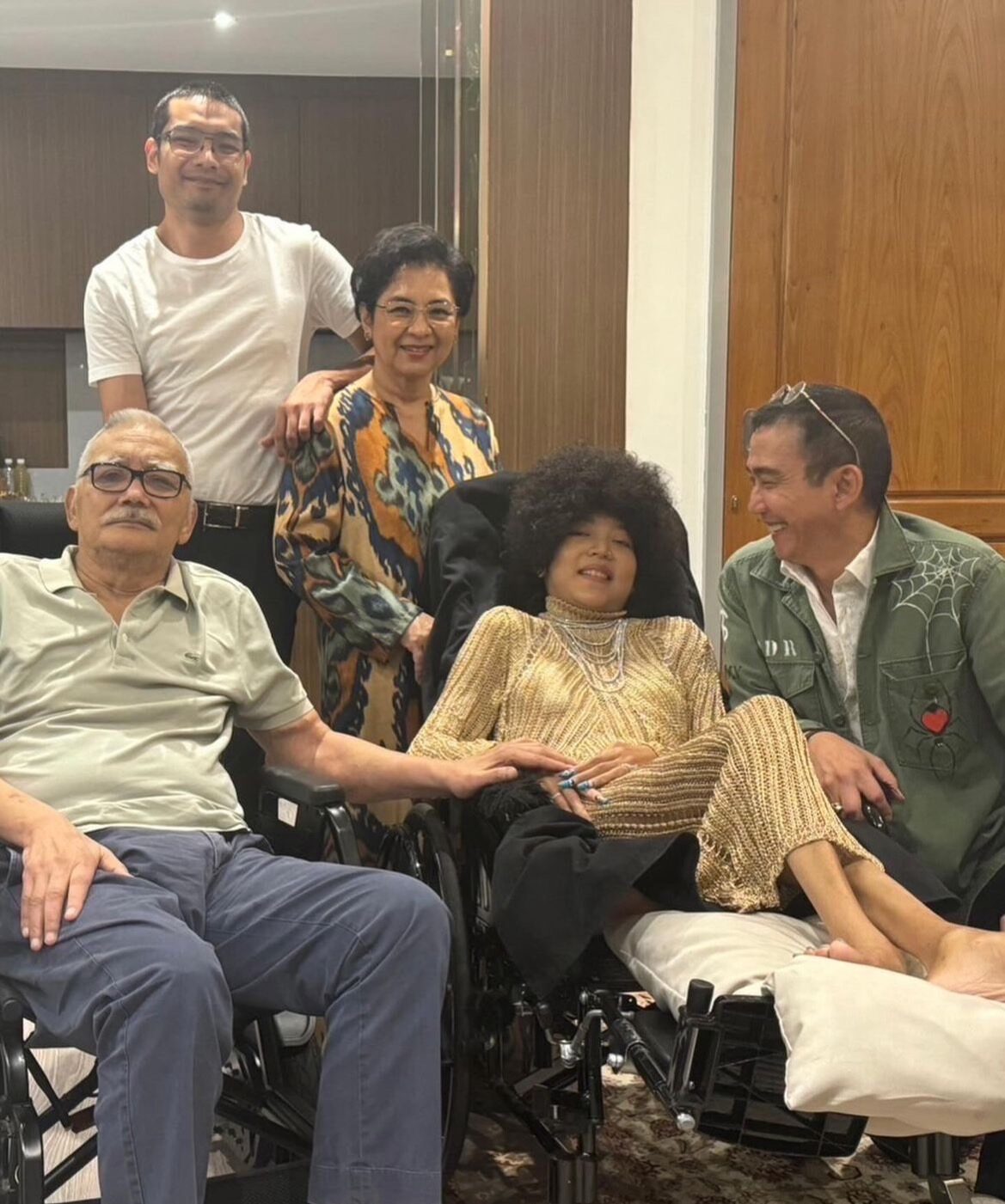 คุณชายอดัม