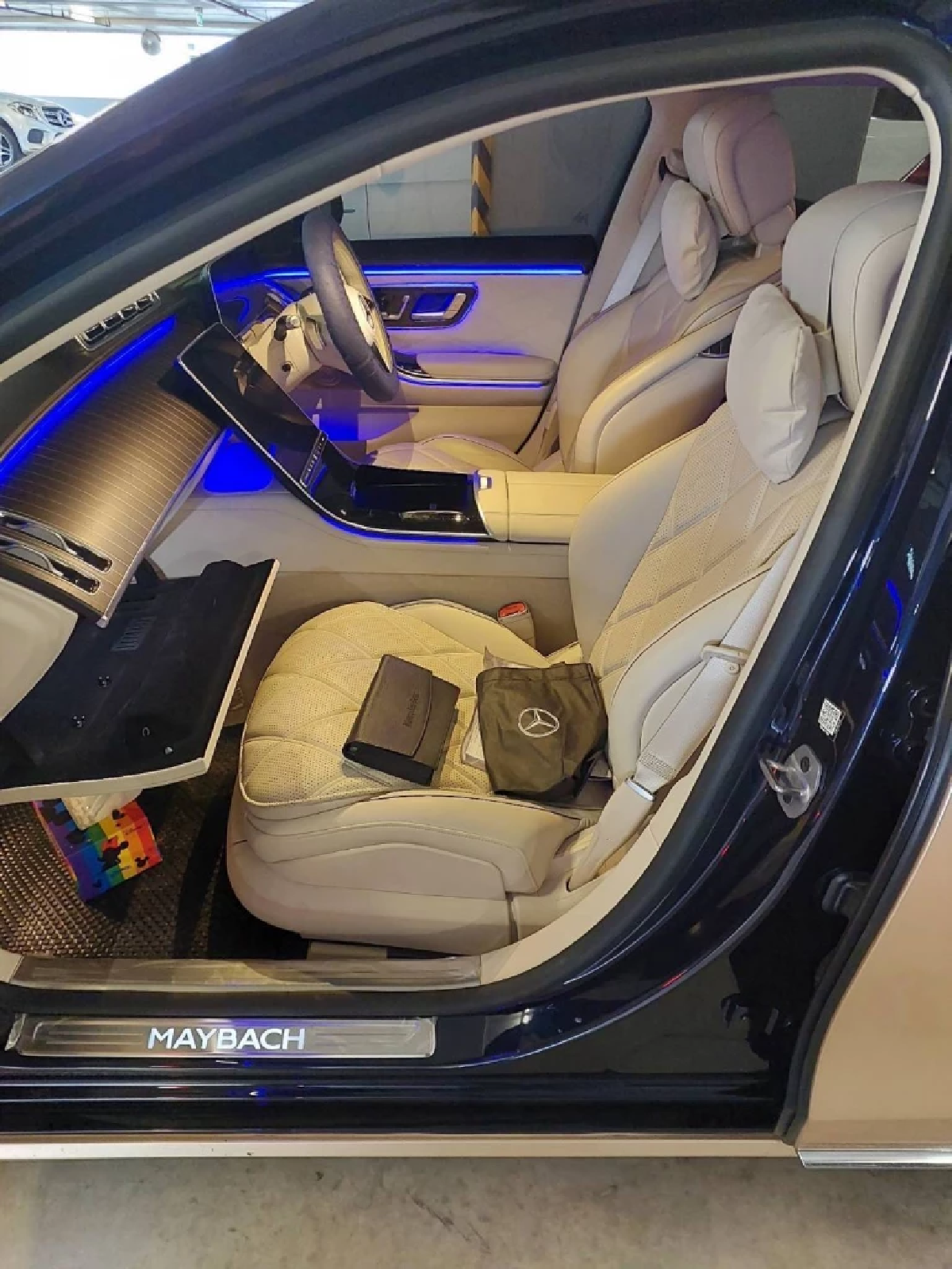 อายัดอีกรถหรู Mercedes-Maybach