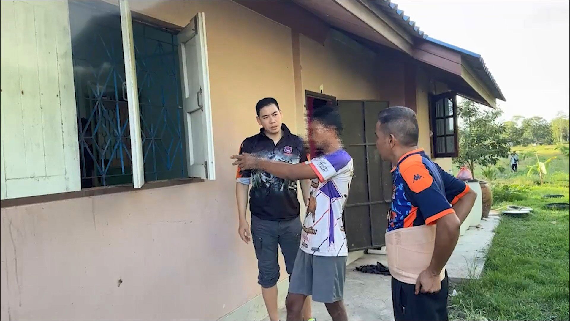 เปิดบ้านค้ายาบ้า