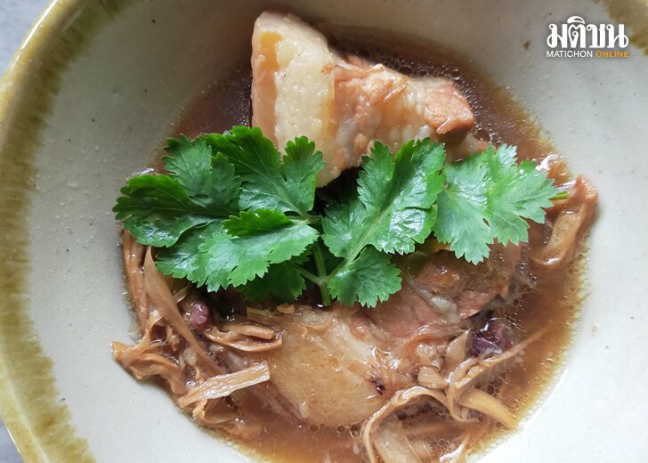 หมูอีเหี่ยว รสชาติเร้นลับของหน่อไม้แห้ง : กฤช เหลือลมัย