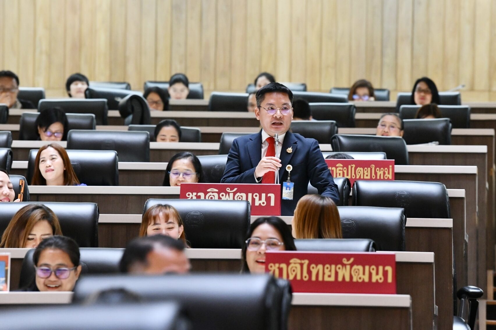 ภราดร