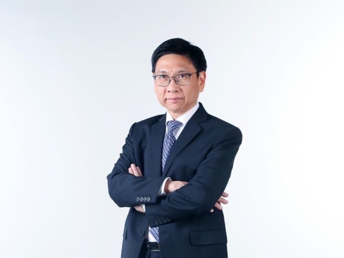 นายกุลิศ สมบัติศิริ
