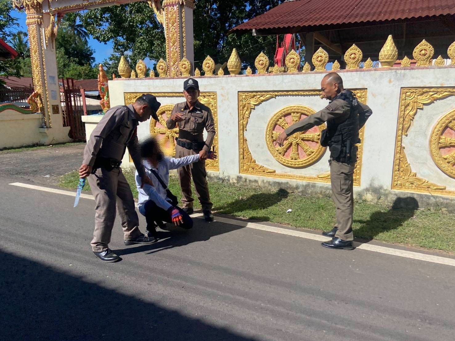 ชิงทรัพย์ร้านโทรศัพท์