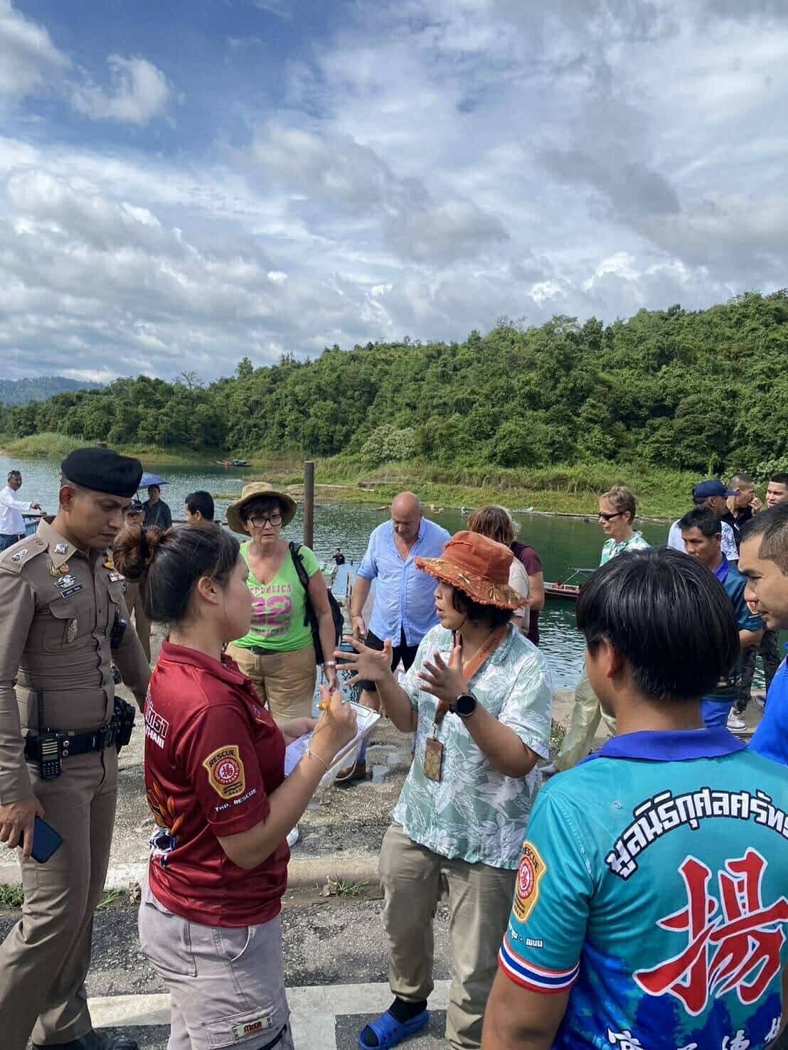 เรือนำเที่ยว
