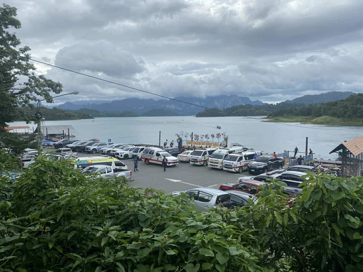 เรือนำเที่ยว