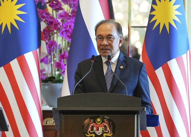 Paetongtarn ShinawatraAnwar Ibrahim