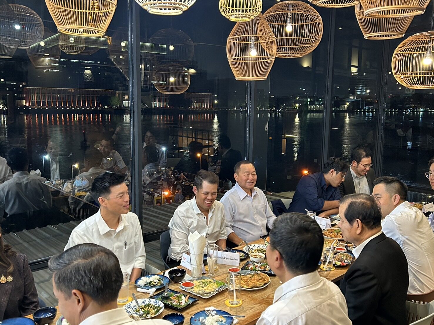 ดินเนอร์ฝ่ายค้าน