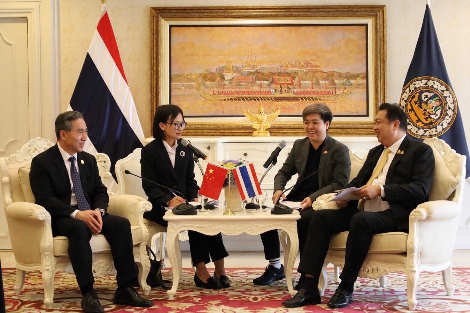 สุชาติ 