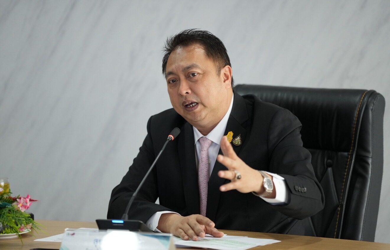 สุชาติ 