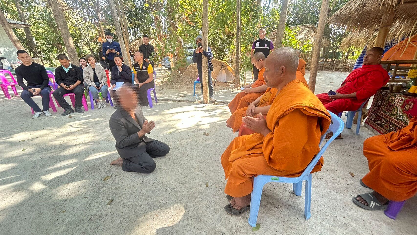 จับสึกพระดัง