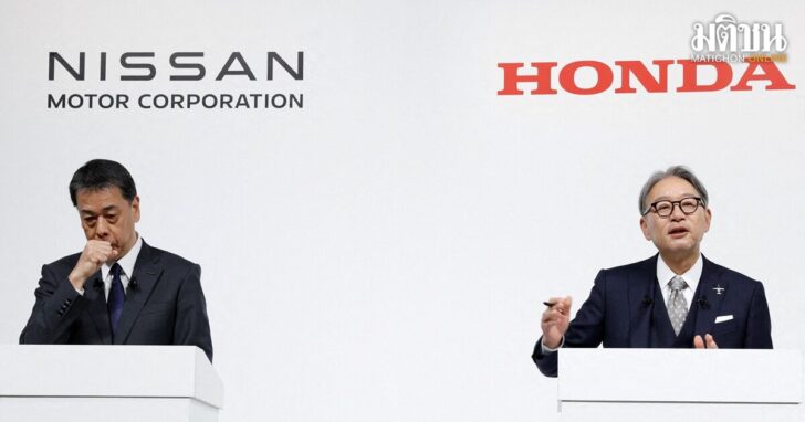 FILE PHOTO: Honda, Nissan and Mitsubishi Motors hold a joint press conference on their merger talks