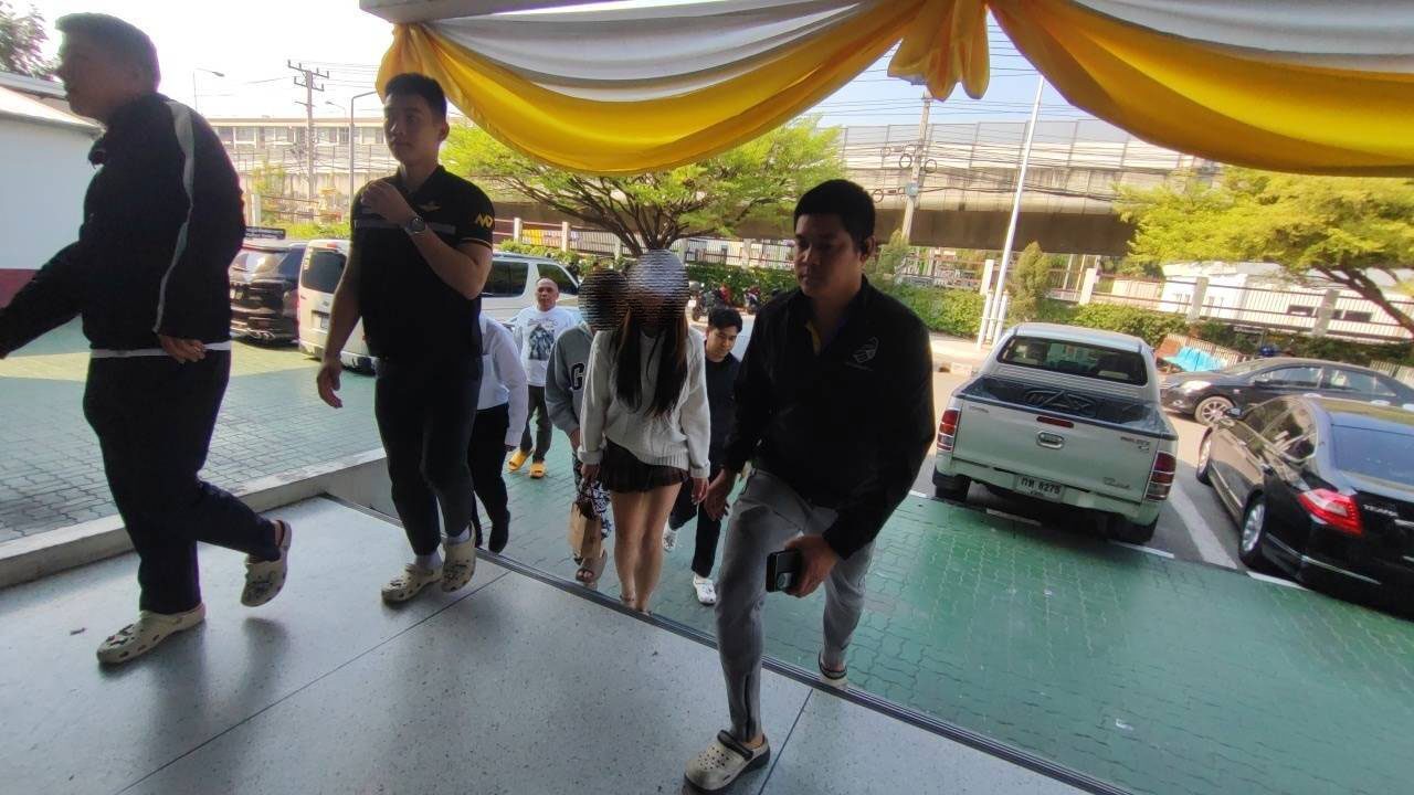 แก๊งสาดน้ำร้อน
