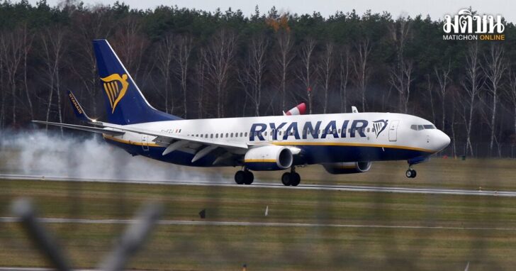 FILE PHOTO: A Ryanair aircraft lands at the airport in Modlin near Warsaw
