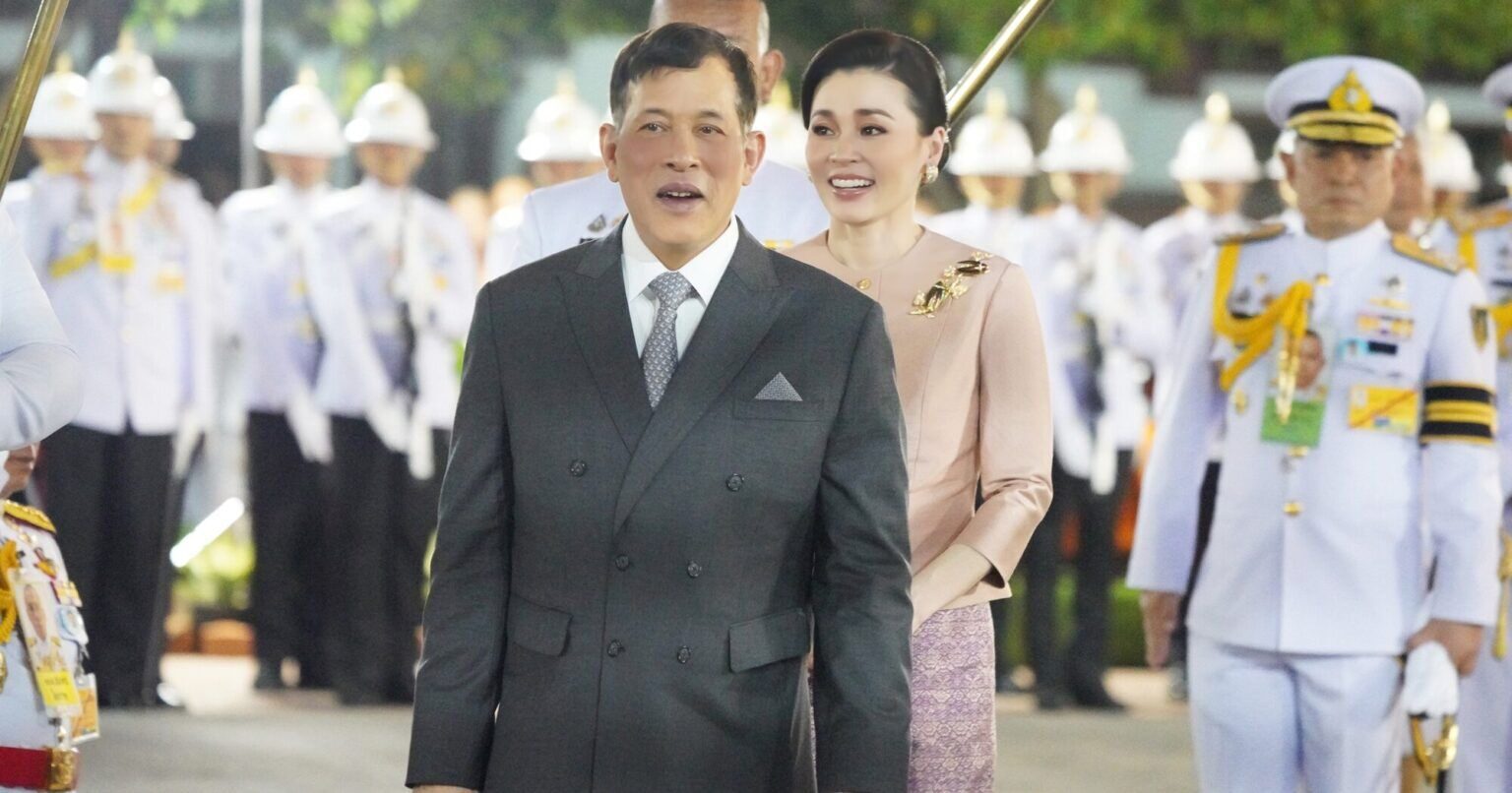 ในหลวง พระราชินี 
