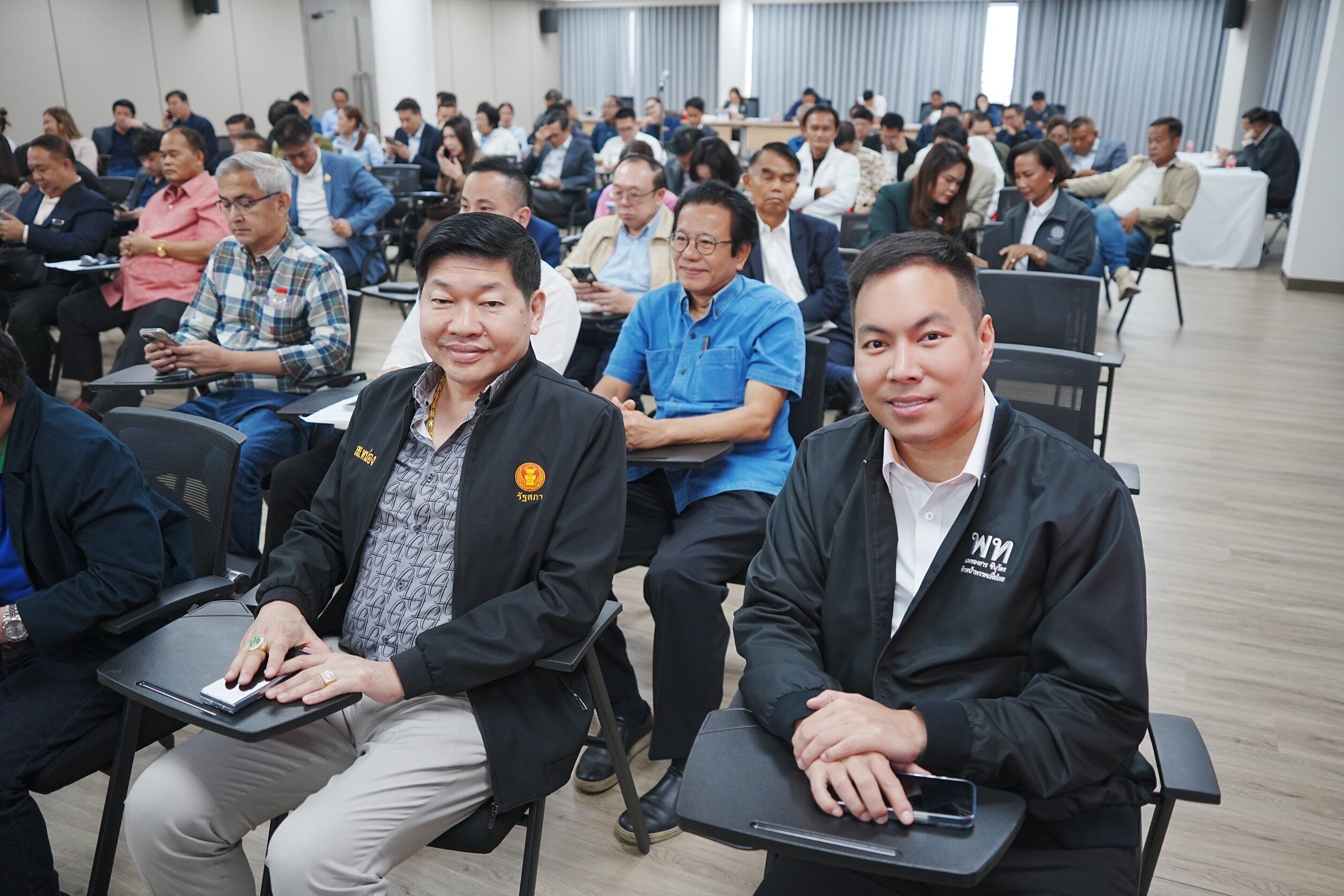 เพื่อไทย 