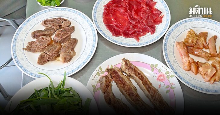 รูปนำอาหาร เนื้อตุ๋นน้ำแดง 5 ดาว เกาเหลาเนื้อใส่เครื่องสารพัด กับน้ำจิ้มพริกไทยดำเด็ดๆ