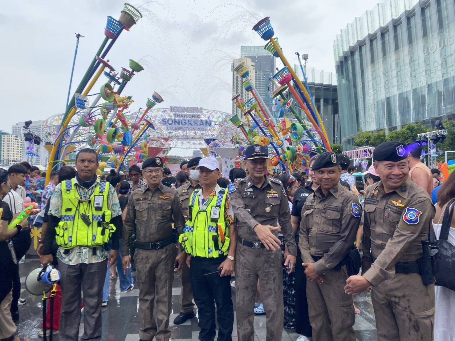  รอง ผบก. 