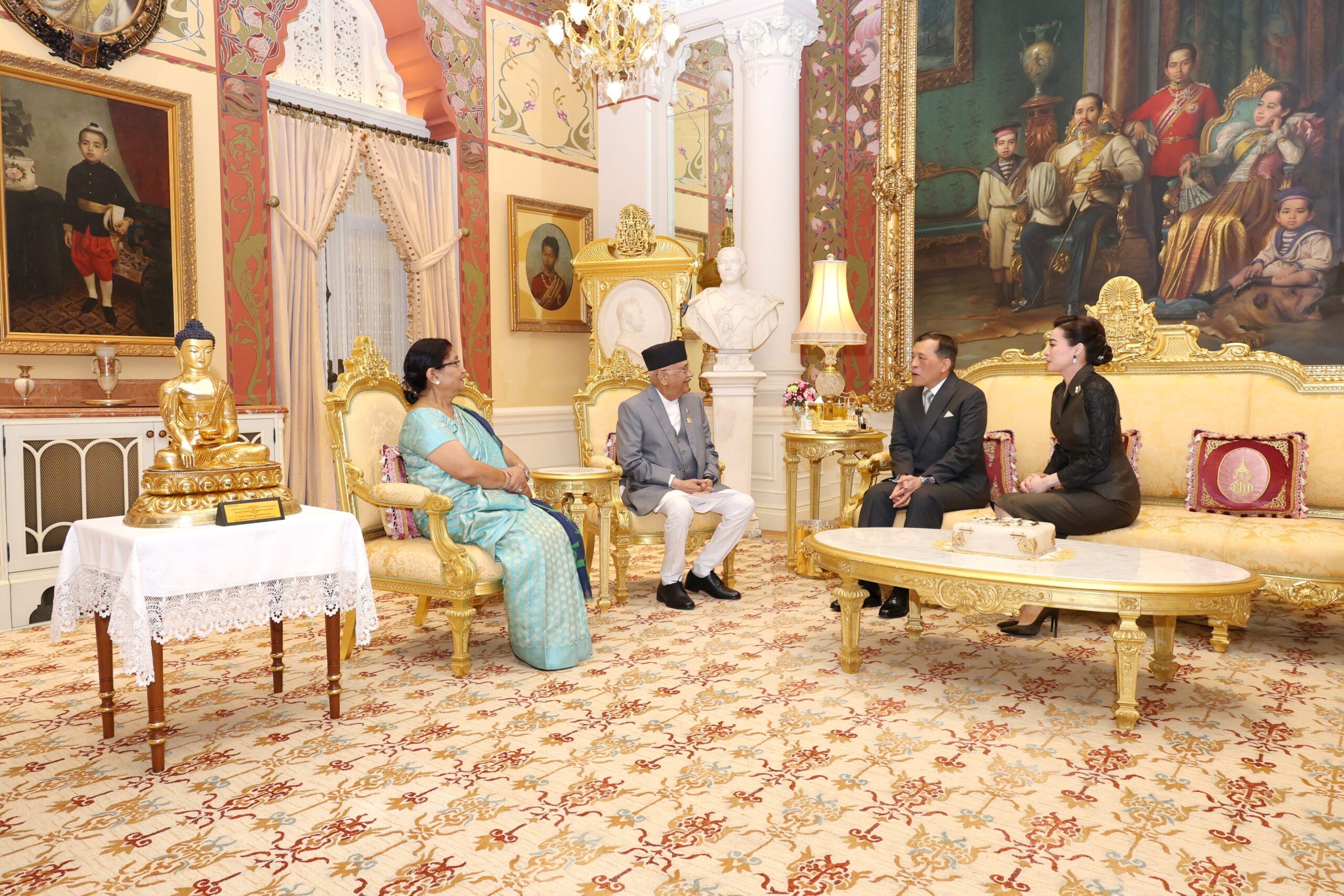 ในหลวง พระราชินี