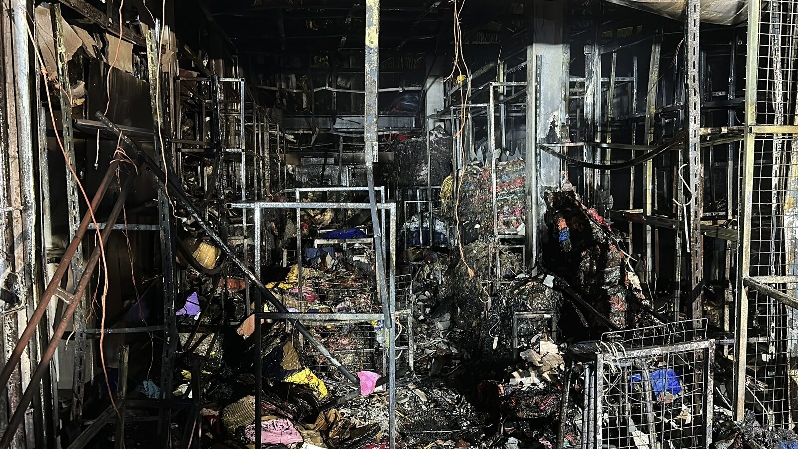 Fire at Rong Kluea Market damages warehouse and shops | News by Thaiger