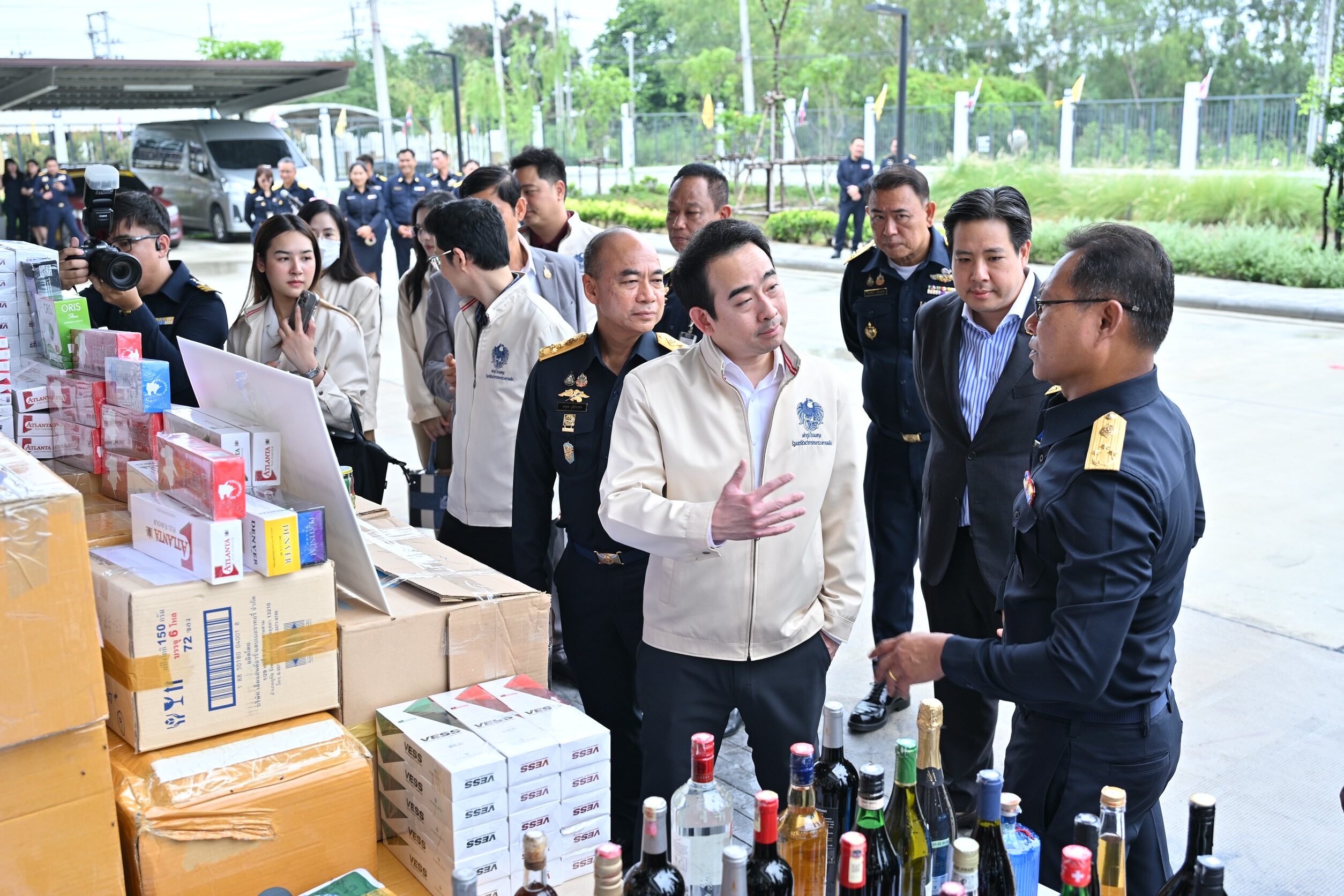 Finance deputy minister targets illegal cigarette smuggling in Thailand | News by Thaiger