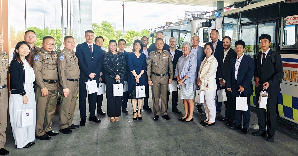 ตำรวจท่องเที่ยวไทยเปิดบ้านต้อนรับทูต 27 ประเทศ! โชว์เทคโนโลยี AI สุดล้ำ และแอปพลิเคชัน Thailand ที่ช่วยนักท่องเที่ยว