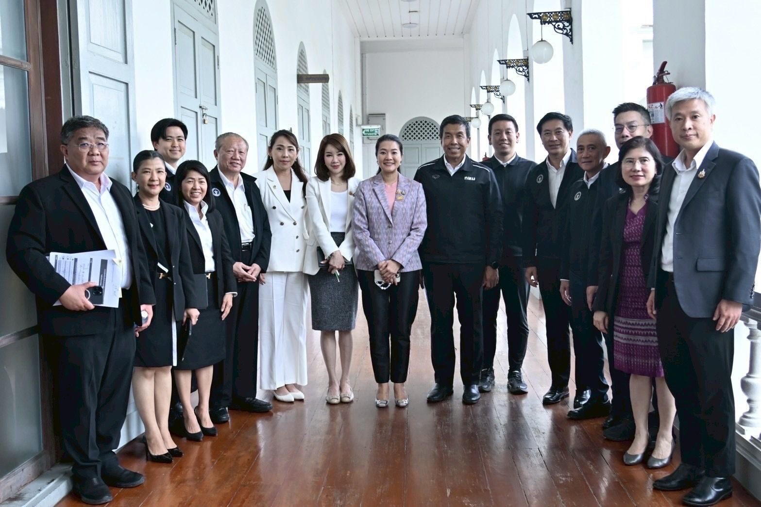 ธีรรัตน์ 