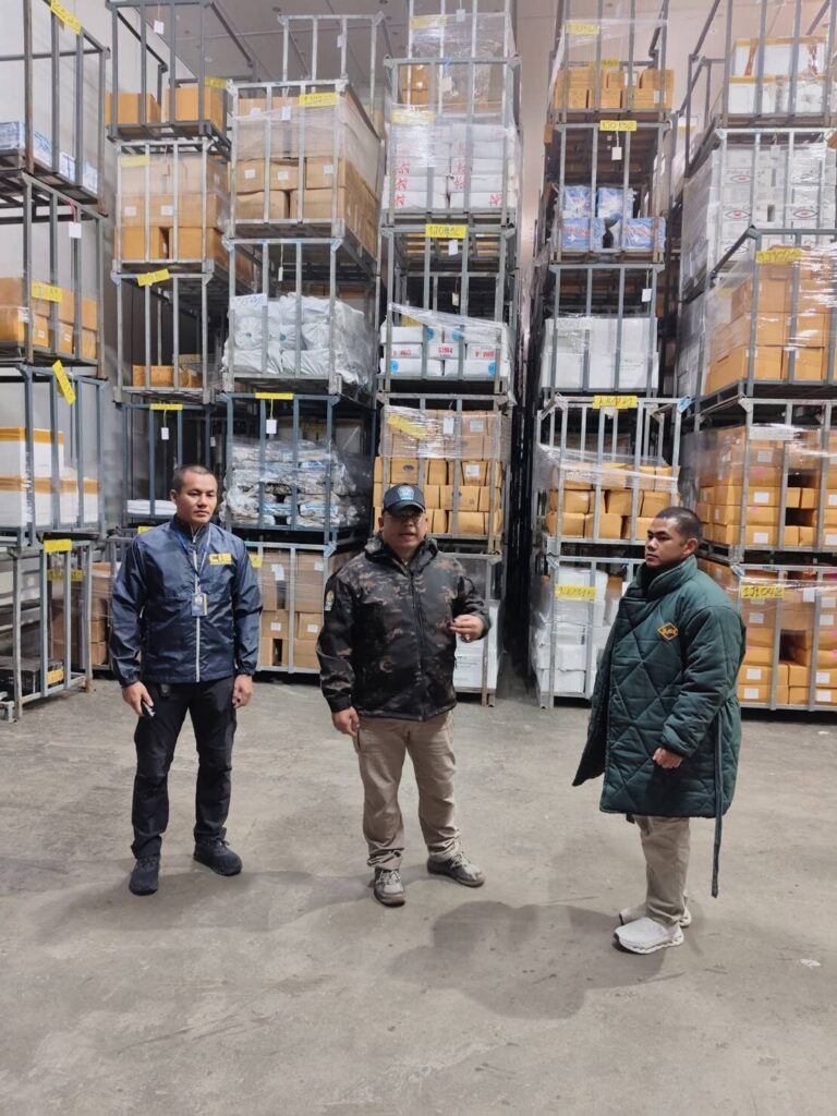 Illegal 346-tonne chicken feet import seized in Samut Sakhon raid | News by Thaiger