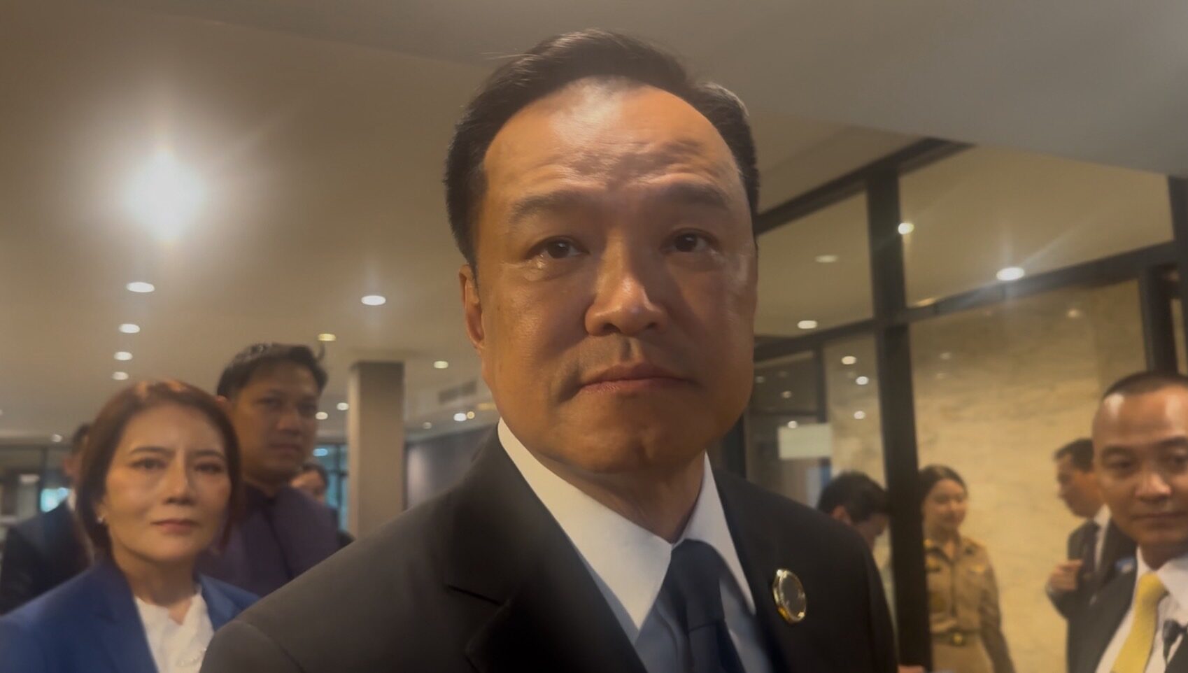 อนุทิน ชาญวีรกูล
