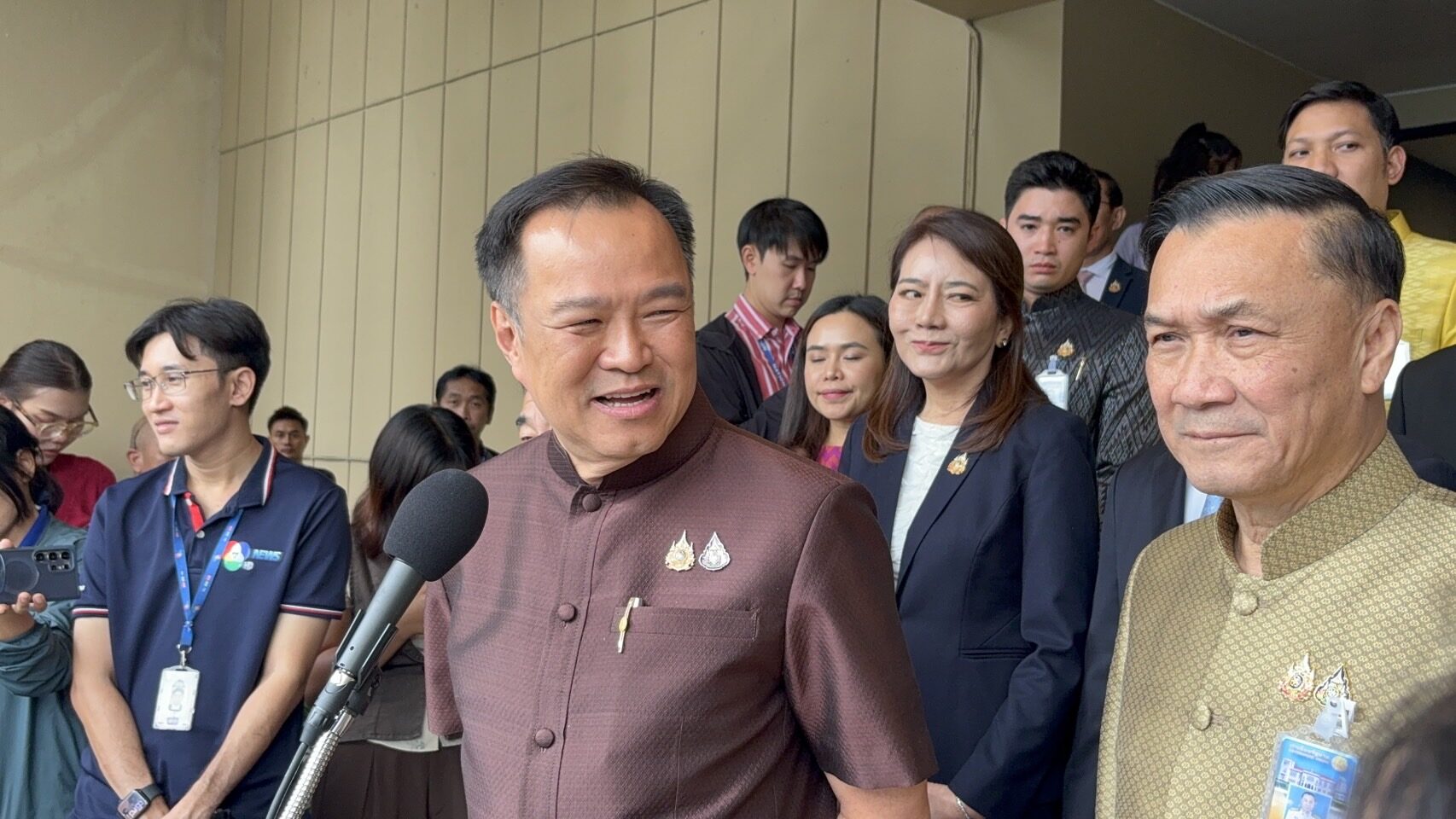 อนุทิน ชาญวีรกูล