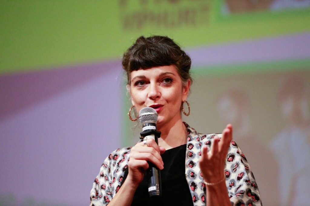Ms Astrid Renoux
