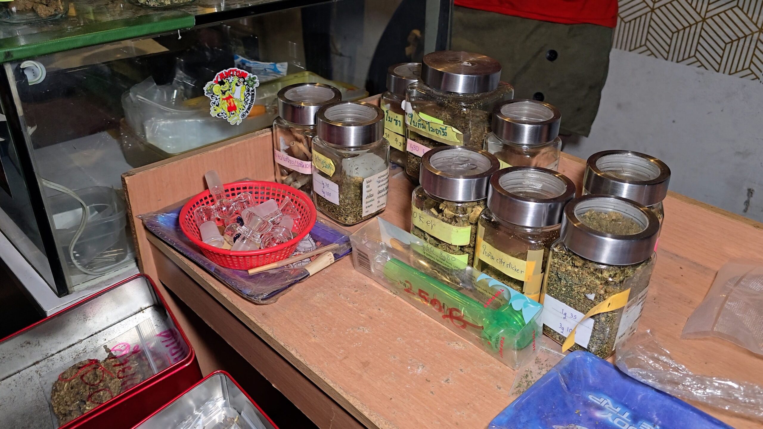 Khon Kaen cannabis shop raided over young patrons | News by Thaiger